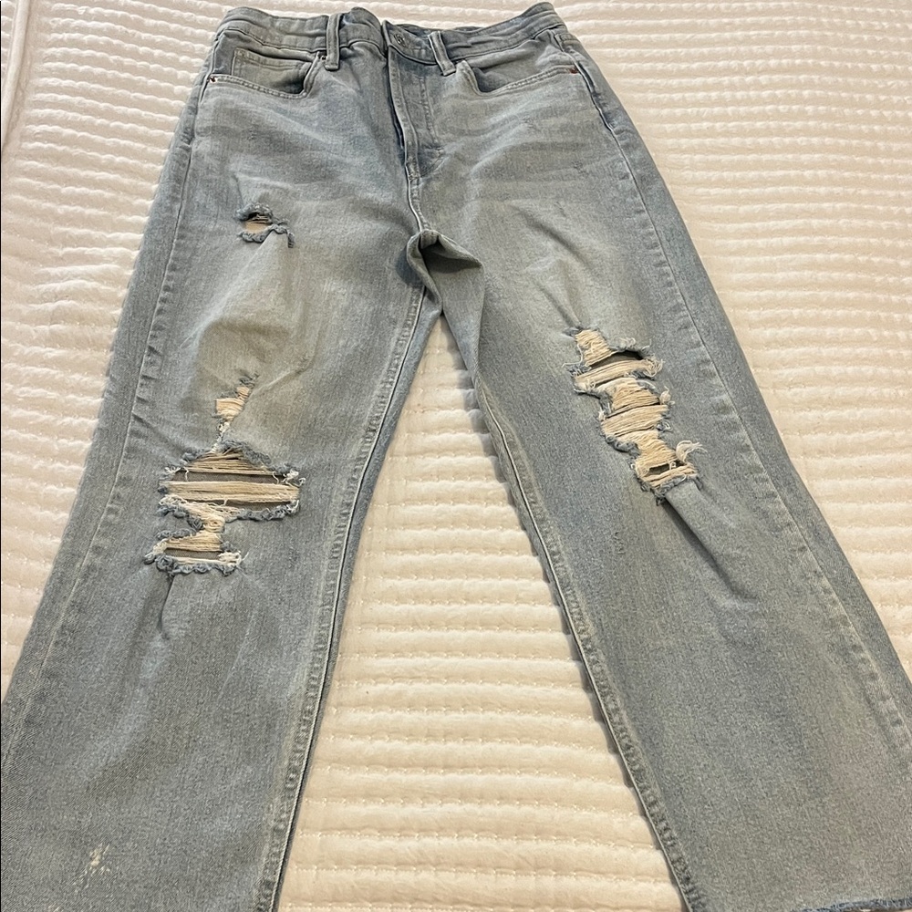 Woman’s WILD FABLE High-rise Distressed Jeans